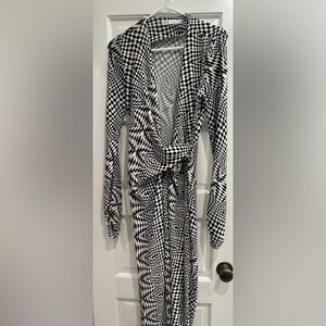 Zara Black & White Geometric Print Midi Jersey Wrap Dress with Draping